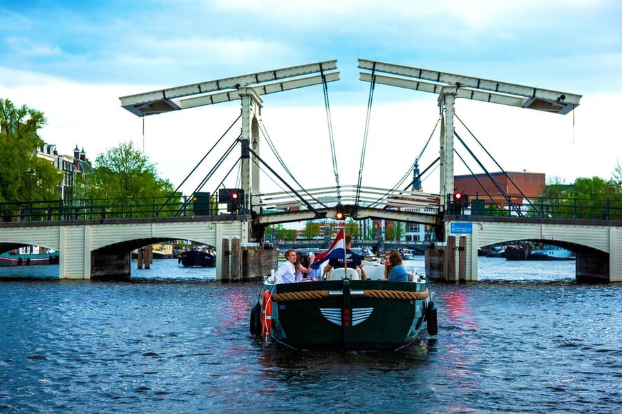 Amsterdam: The Newest Canal Cruise with Drink Option - An Electric Canal Cruise That Feels Like Amsterdam, Not a Factory
