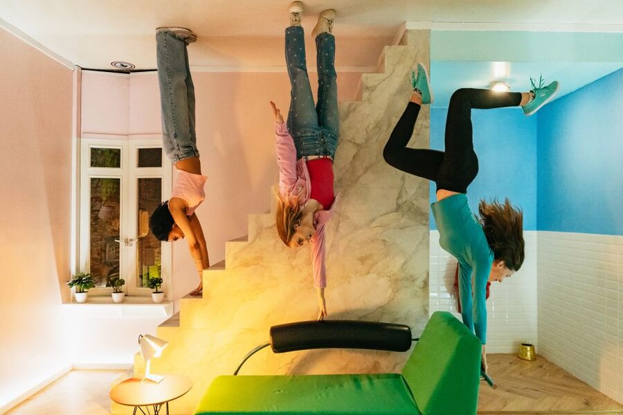 Amsterdam: The Upside Down Experience Entrance Ticket - Photo strategy, QR codes, lockers, and how to avoid wasting your shot