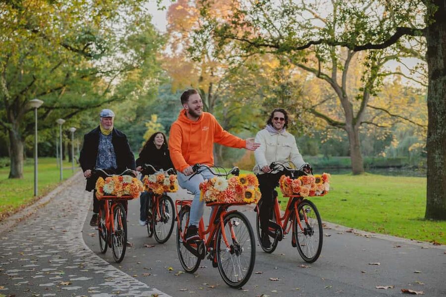 Amsterdam: Top Highlights Guided Bike Tour - Anne Frank House and the Westerkerk area: powerful stop, time-smart handling