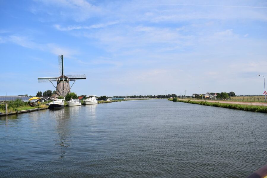 Amsterdam: Tour to Keukenhof Gardens with Windmill Cruise - Who this Keukenhof and windmill combo fits best