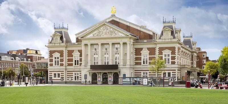 Amsterdam: Ultimate City Park Tour - Parakeets, pigeons, and the spring photo moments that make it fun