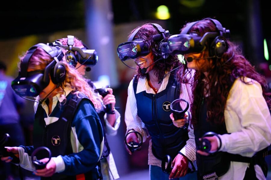 Amsterdam: Ultimate VR Experience: 60 minutes - The free-roaming game space: why it feels different
