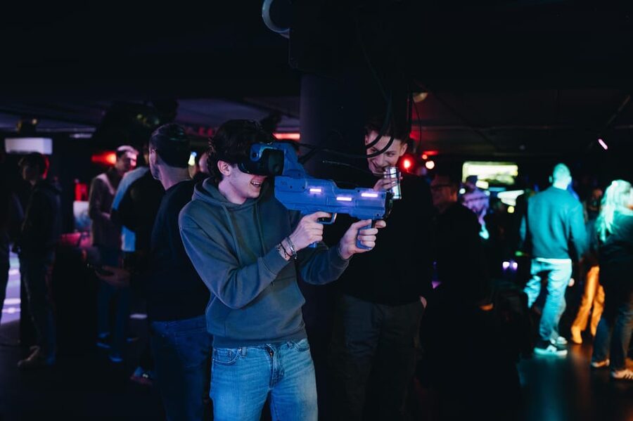 Amsterdam: Ultimate VR Experience: 60 minutes - Meeting style, language, and how to plan your group
