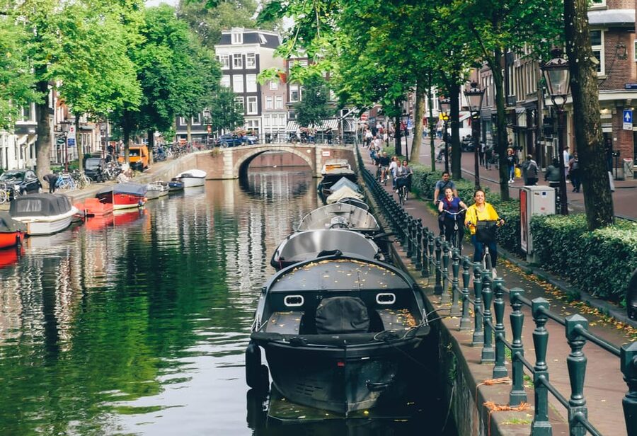 Amsterdam: Urban Bike Tour, Graffiti Art & Magnet Fishing - Prinseneiland and Jordaan: Where Hip Meets Working-Class Reality