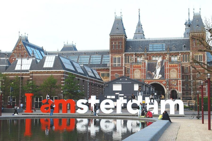Amsterdam: Van Gogh Museum Masterpieces Tour up to 8 guests - Major masterpieces like Sunflowers, plus the underrated parts