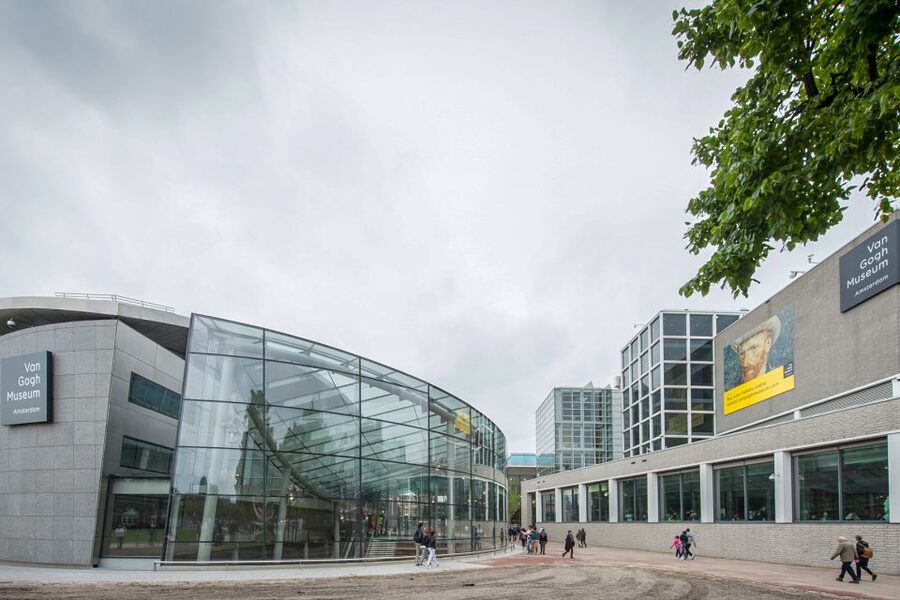 Amsterdam: Van Gogh Museum Ticket and City Canal Cruise - Snack box option: small upgrade, real comfort