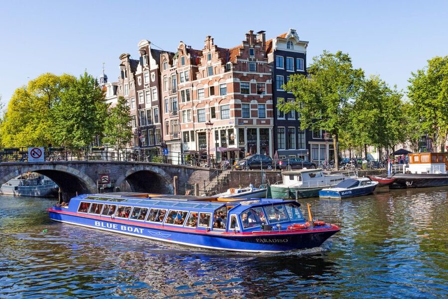 Amsterdam: Van Gogh Museum Ticket and City Canal Cruise - Kids Cruise add-on: a rare family win