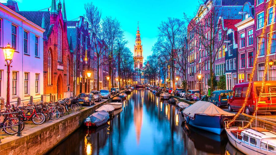 Amsterdam Walking Tour with a Local - Walking Amsterdam comfortably, with the time you choose