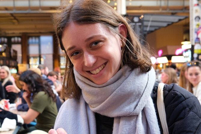 Amsterdam-West Food Tour with local guide - Stop 3: Larry’s in Amsterdam West for global street food energy