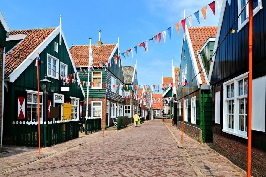 Amsterdam: Windmills, Edam, Volendam and Marken Private Tour - How a private Amsterdam countryside day stays relaxed instead of rushed