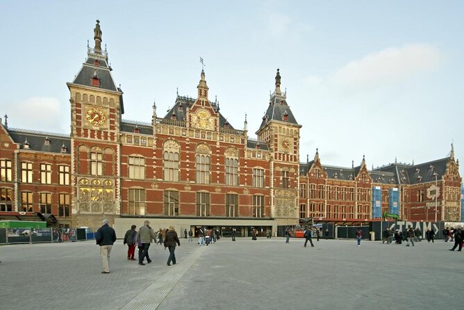 Amsterdam Wine and Cheese Guided Evening Cruise - A 90-minute canal-and-cheese night near Amsterdam Central