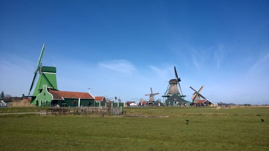 Amsterdam: Zaanse Schans 3-Hour Small Group Tour - Clog making at the wooden shoe workshop: the craft you can actually see