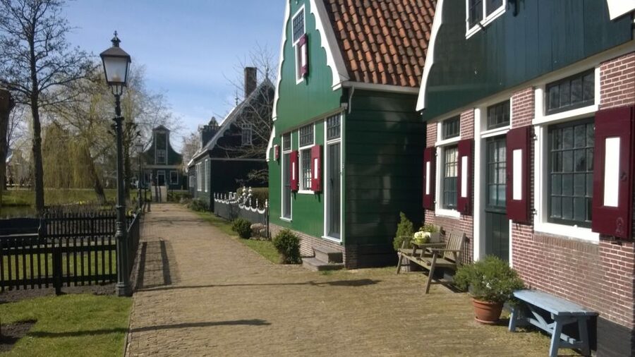 Amsterdam: Zaanse Schans 3-Hour Small Group Tour - Inside the working windmill: balcony views and that climb to the deck