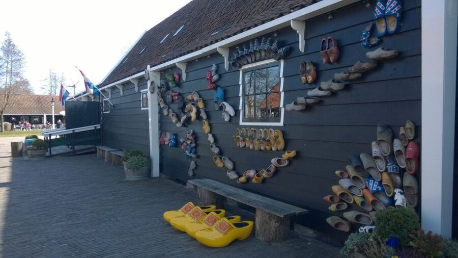 Amsterdam: Zaanse Schans 3-Hour Small Group Tour - What to wear and bring for Dutch weather and moderate walking