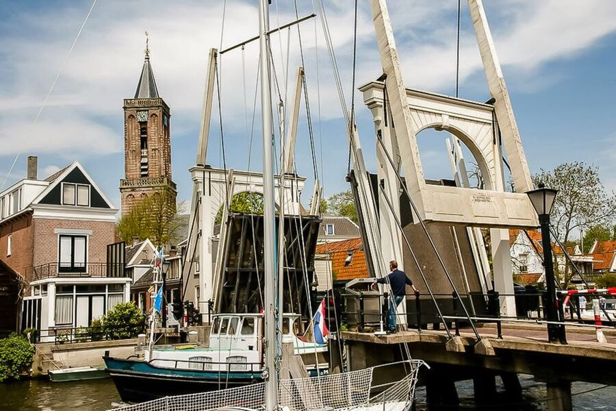 Amsterdam: Zaanse Schans, Edam, Volendam & Marken Bus Tour - Zaanse Schans Windmills and 17th-Century Houses Along the Zaan