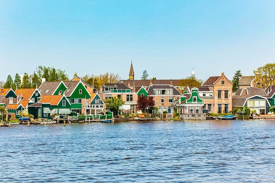 Amsterdam: Zaanse Schans, Edam, Volendam & Marken Bus Tour - Edam Town and Cheese Tasting That You Can Actually Use
