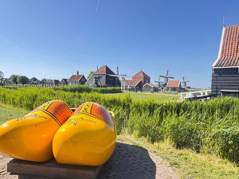 Amsterdam: Zaanse Schans Windmills & Zaandam E-Bike Tour - What to wear and bring for a smooth Dutch half day