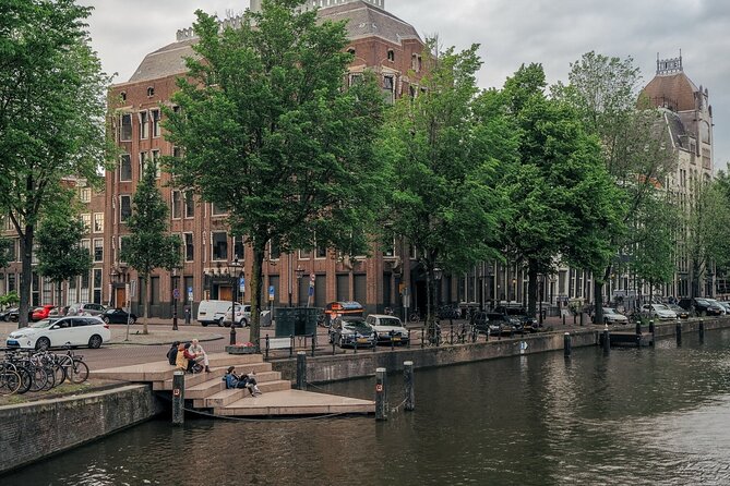 Anne Frank's Amsterdam Jewish History WWII Semi-Private 12ppl Max - February strike, the deaf victims memorial, and the Auschwitz reflection