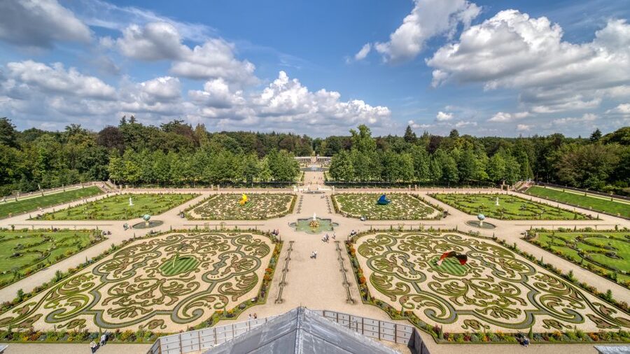 Apeldoorn: Het Loo Palace Entry Ticket - Wilhelmina’s Home with Ziarah and Mark