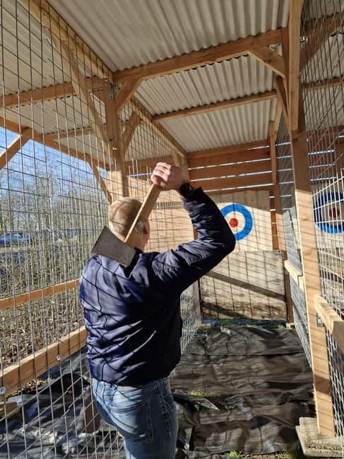 Axe Throwing in Amsterdam: Unleash Your Inner Warrior - Arriving at Loods 2, Getting Oriented Fast