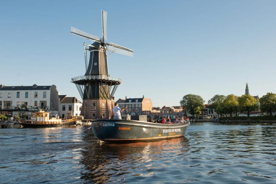 BBQ on Board Haarlem Cruise - Service that makes the evening feel personal