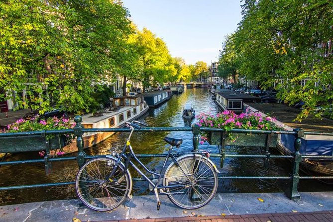 Best of Amsterdam: small-group walking tour (TOP RATED) - Key things you’ll notice right away