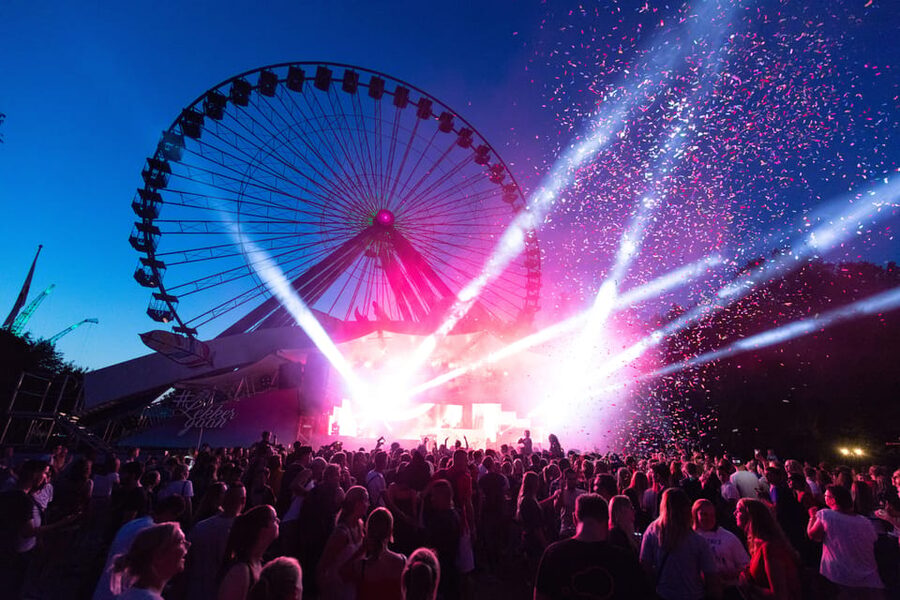 Biddinghuizen: Walibi Holland Entry Ticket - First steps inside: how to get oriented fast in the park