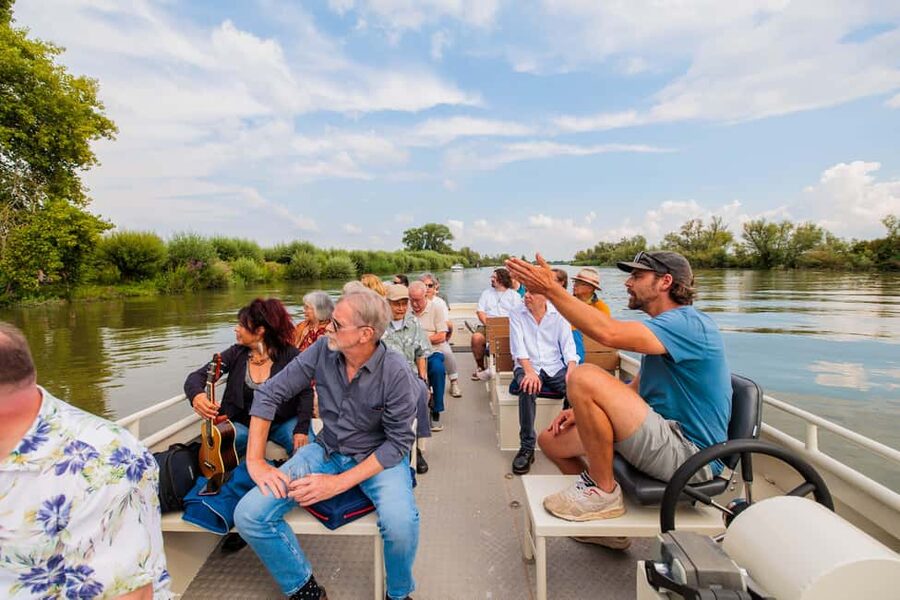 Biesbosch: National Park Cruise - From Baanhoekweg 25 to De Biesbosch: what your 75 minutes feels like