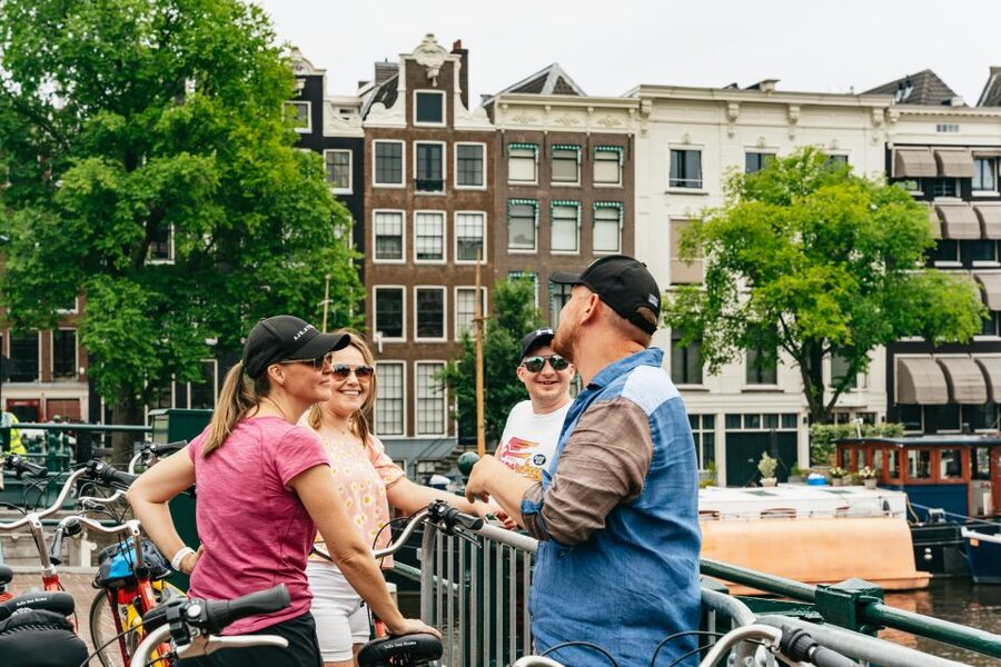 Big Bike tour Amsterdam - See all in 3 unforgettable hours - Jewish Quarter to the Maritime Quarter, Artis Zoo and Het Scheepvaartmuseum finish strong