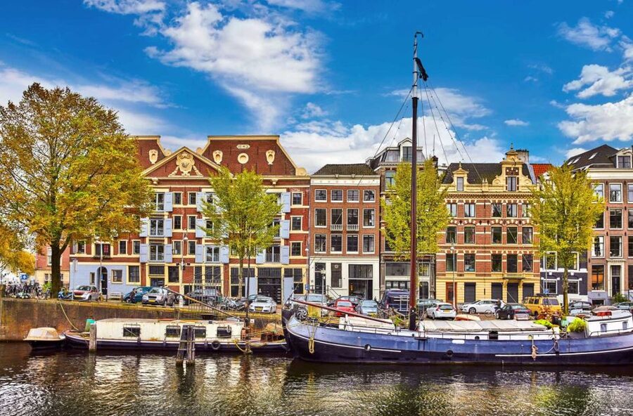 Bike Tour of Amsterdam Old Town, Top Attractions and Nature - Quick hits before you book