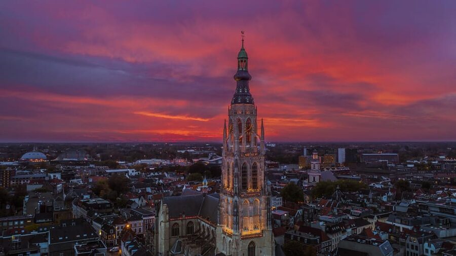 Breda: Highlights tour with local guide - Big Church outside viewing, and why the architecture is the story