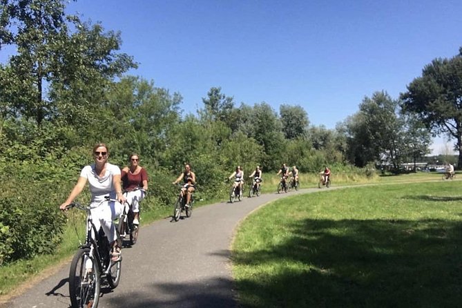 Cheese, Canals & Windmill Countryside E-Bike Tour Amsterdam - Zunderdorp: The Small Village Stop That Feels Real