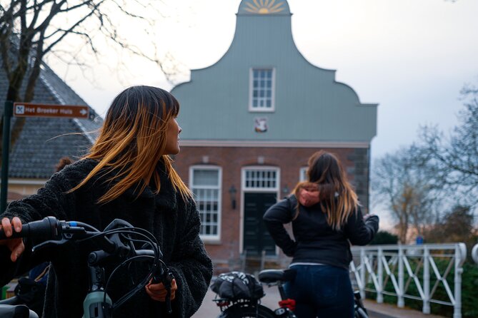 Cheese, Canals & Windmill Countryside E-Bike Tour Amsterdam - E-Bikes, Helmets, and Dutch Weather Reality