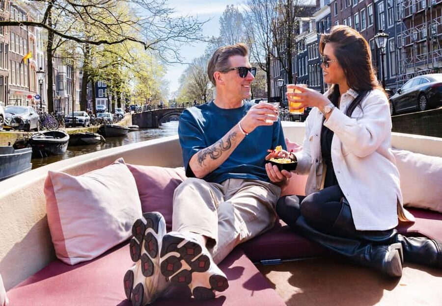 Cheese & Drinks Guided Amsterdam Boat Tour, All Inclusive - Getting On at Oudezijds Voorburgwal 226 (And What to Expect)