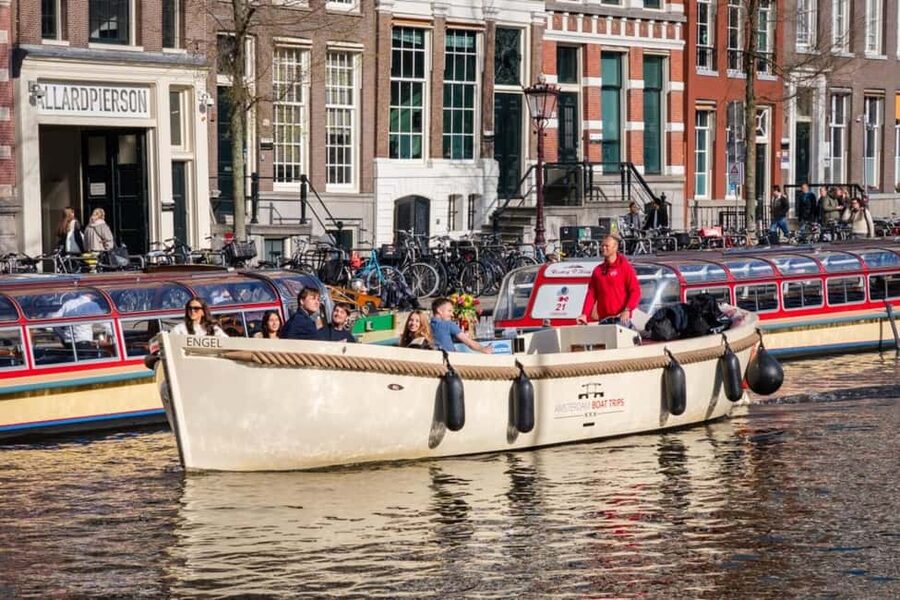 Cheese & Drinks Guided Amsterdam Boat Tour, All Inclusive - The Cheese and Drinks: What You Actually Get (And How to Make It Work)