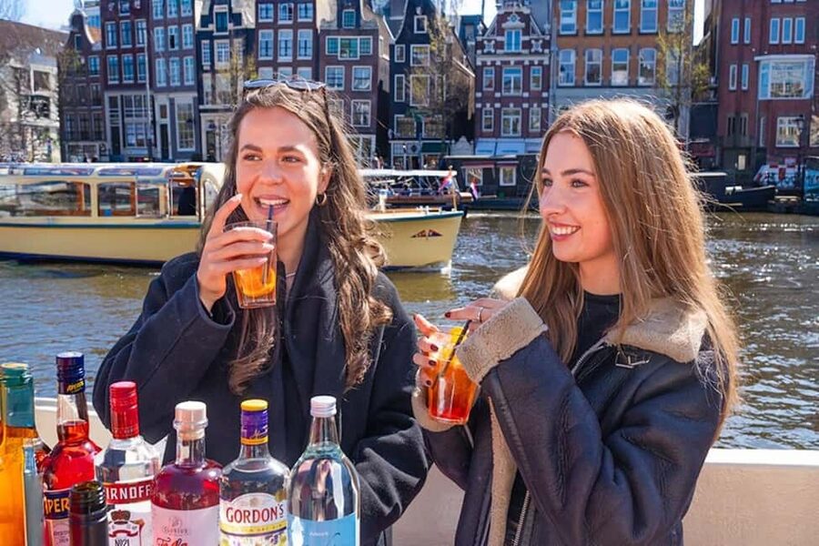 Cheese & Drinks Guided Amsterdam Boat Tour, All Inclusive - Who This Tour Fits Best (And Who Should Skip It)
