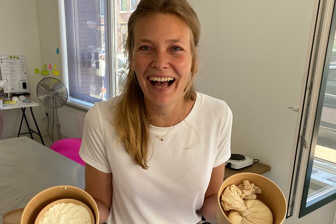 Cheese making workshop next to De Hallen, heart of Amsterdam - Who should book this cheese making workshop?