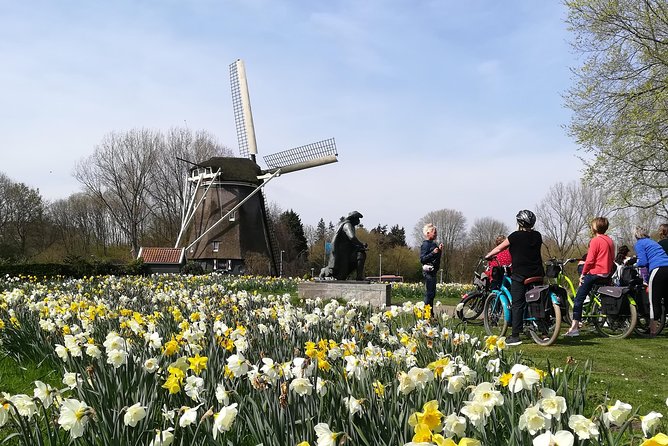 Countryside Bike Tour from Amsterdam: Cheese, Clogs & a Windmill - Monnickendam and Zuiderwoude, small Towns that Still Feel Dutch