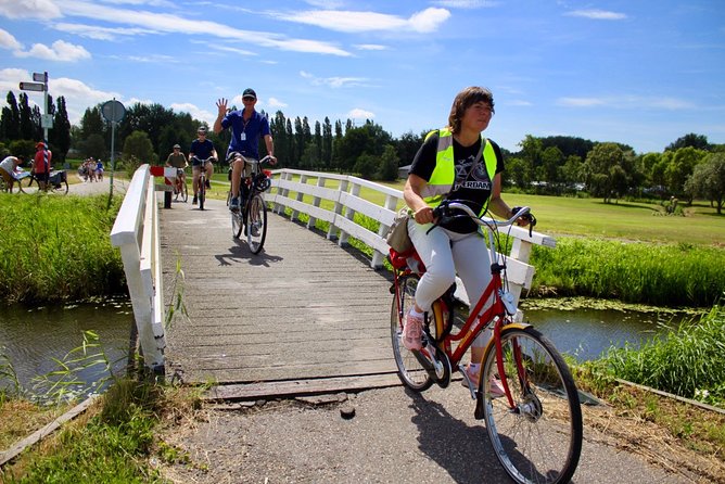 Countryside Fishermen Villages & Cheese E-bike Tour - The final Waterland village (463 inhabitants) before heading back