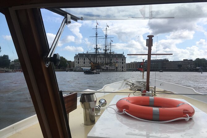 Cruise Amsterdam like a Local — Small Group 12 pax - The open bar part you will actually appreciate
