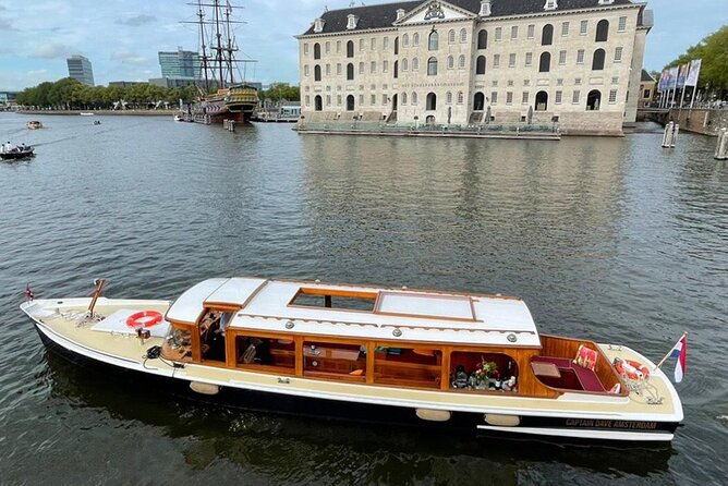 Cruise Amsterdam like a Local — Small Group 12 pax - Who should book this canal cruise, and who should skip it