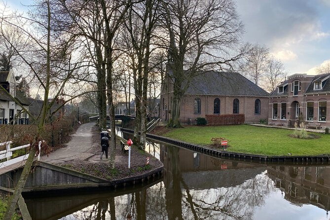 Day Trip to Zaandam Lego Village, Zaanse Schans and Giethoorn - Getting there comfortably: pickup, vehicle, and how the day stays organized