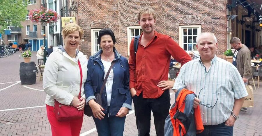 Delft and The Hague: Private Half-Day Tour with Transfer - Delft and The Hague in one half-day, why it works