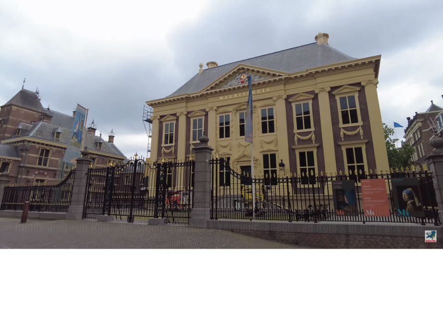Delft and The Hague: Private Half-Day Tour with Transfer - Second walking block in The Hague, palaces to parliament