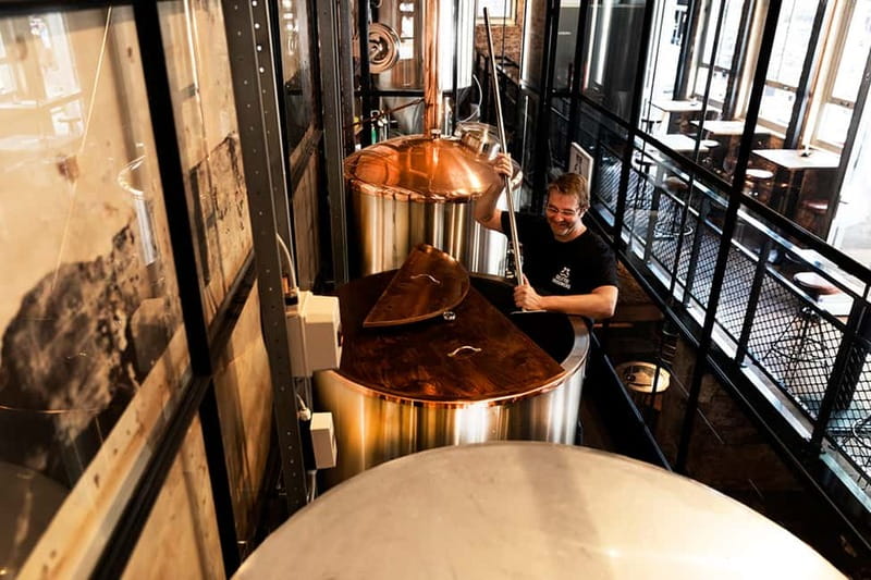 Delft: Craft Beer Tasting in Medieval Brewery - Pretzels and homemade dip: the pairing that does the work