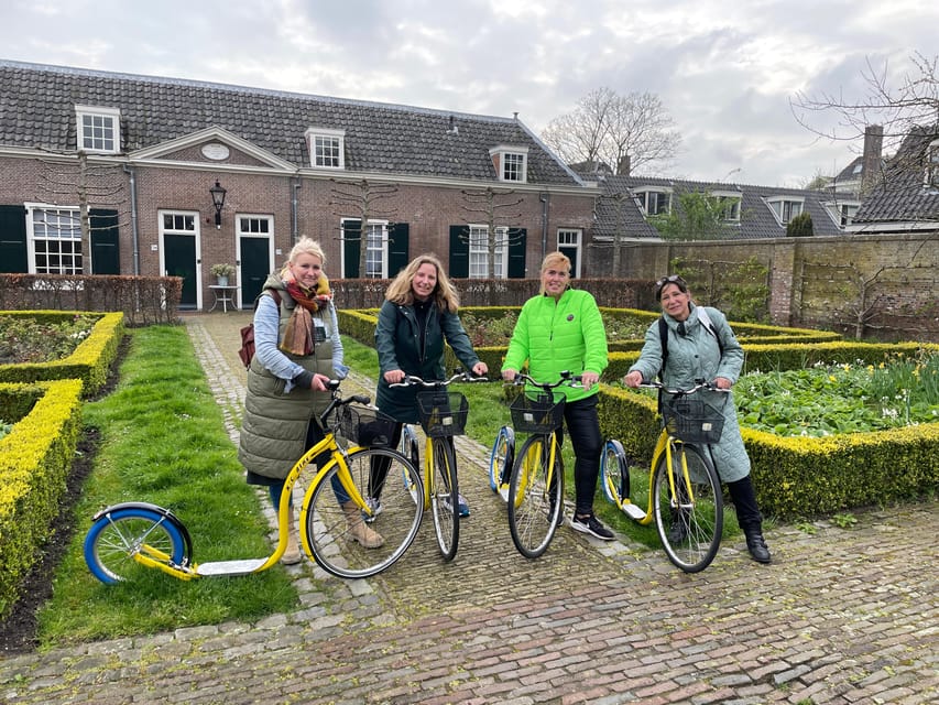 Delft - Step/scootertour in and around the city - Hofje van Pauw (since 1707) and the soft magic of a courtyard