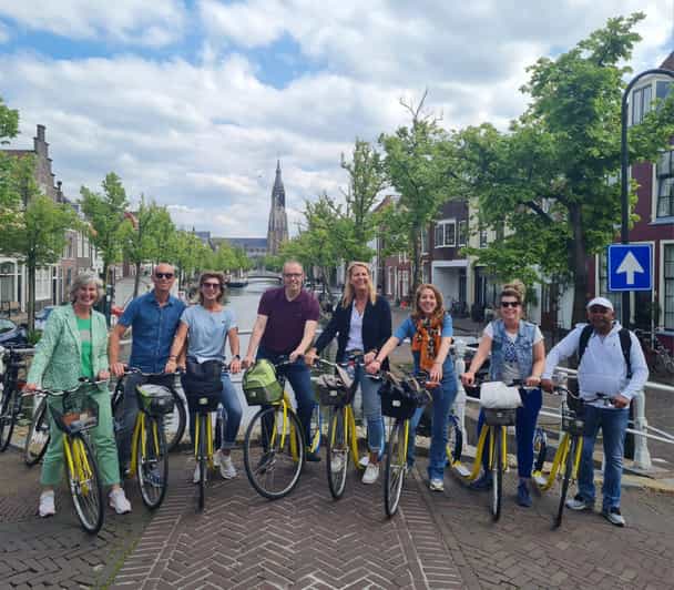 Delft - Step/scootertour in and around the city - Old Church’s leaning tower: the stop you will keep looking at