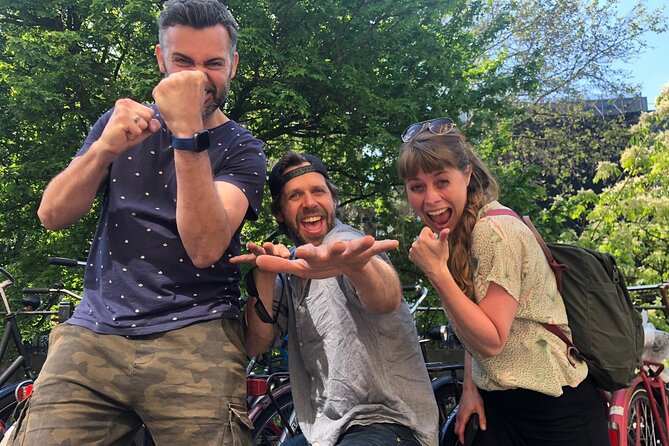 Discover Amsterdam Vondelpark in this Outside Escape city game! - Anna Spenglerstraat near WG-square: cultural neighborhood energy
