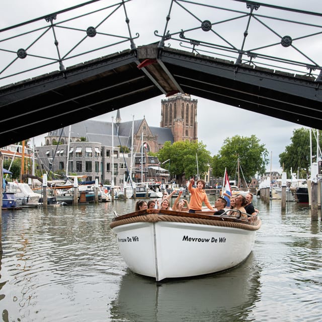 Dordrecht: City Canal Cruise - Cruise through the Binnenstad: where City Hall and the Great Church come into focus