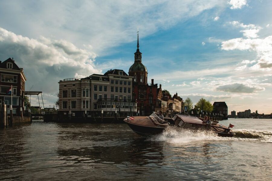 Dordrecht: City Walking Tour with Boat Ride - Why Dordrecht’s waterways deserve a boat seat